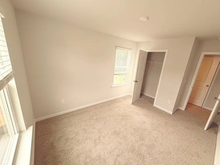 172 Randwick Ln — Photo 9