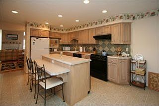 5th image of 85 Clubhouse Tower Dr