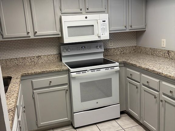 3rd image of 5104 Lesher Ct