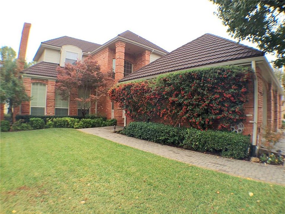 1st image of 1800 Crockett Cir