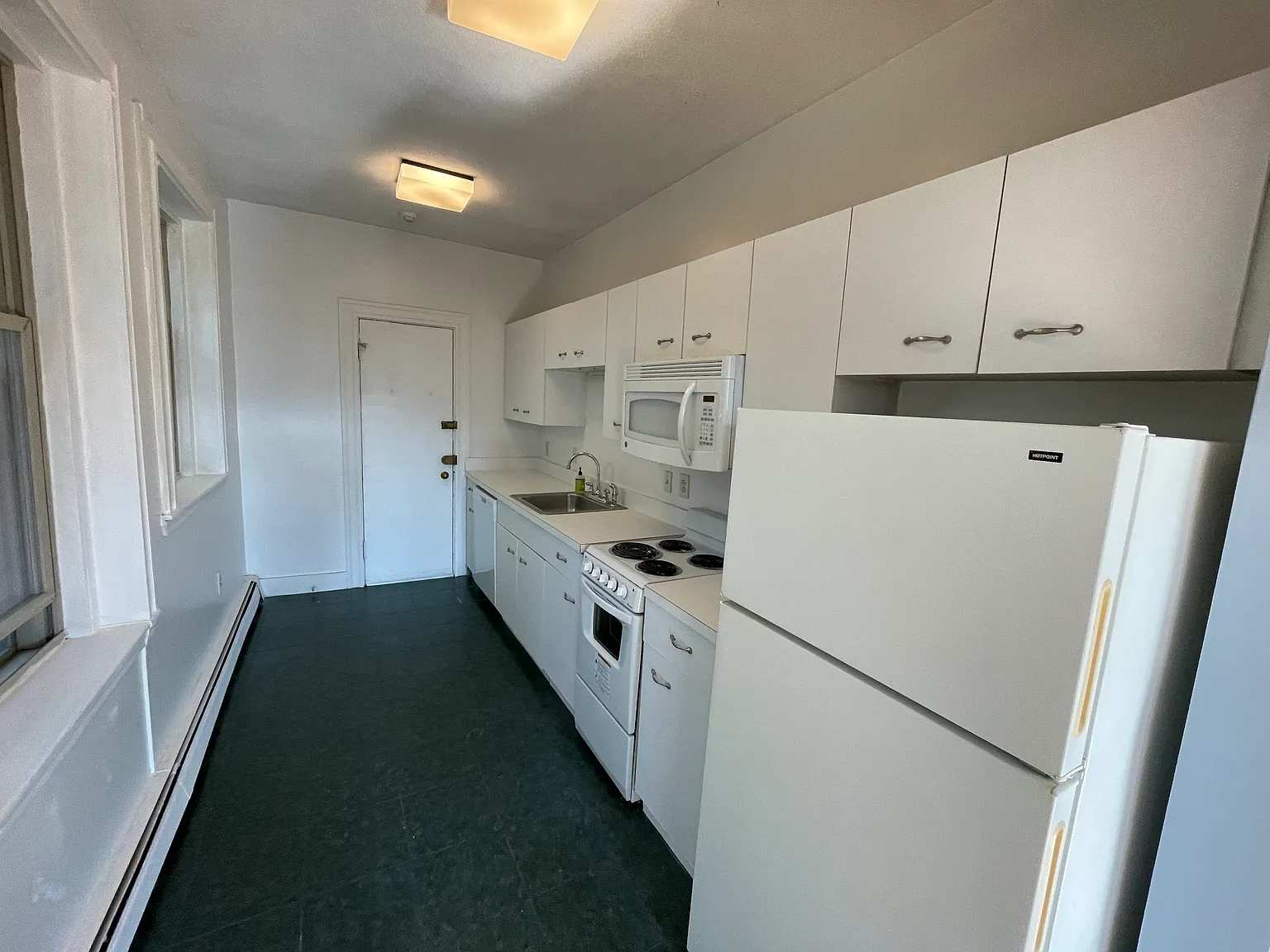 1 bed, 9999 sqft, $2,195 — Photo 4