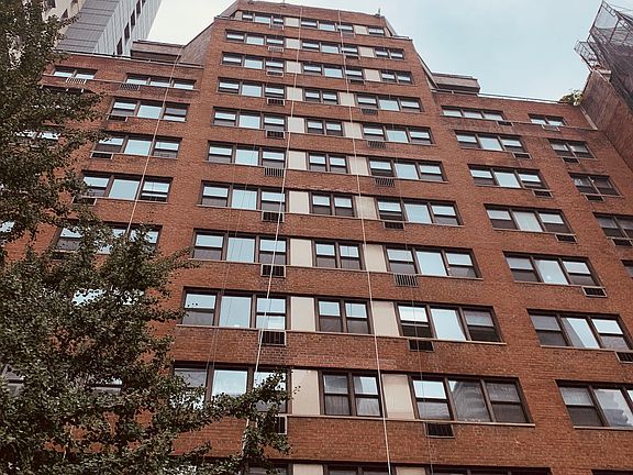 3rd image of 311 E 50th St #5A