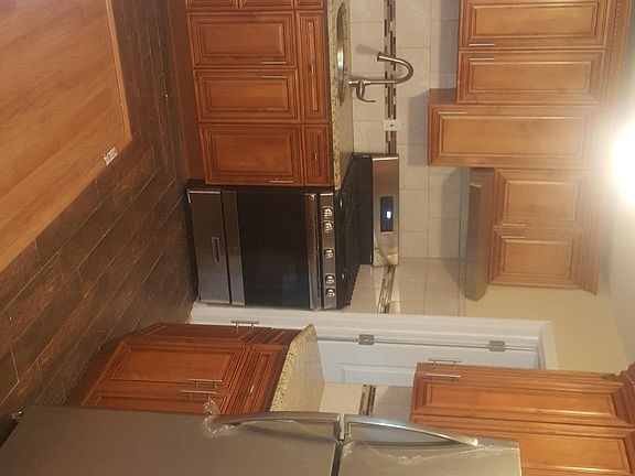 Kitchen & dining area