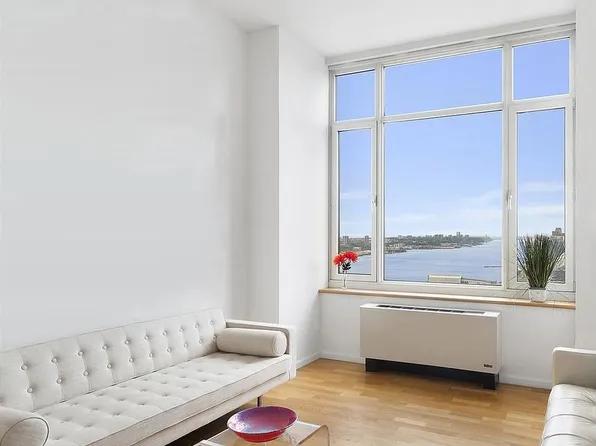 635 W 42nd St APT 45B, New York, NY 10036