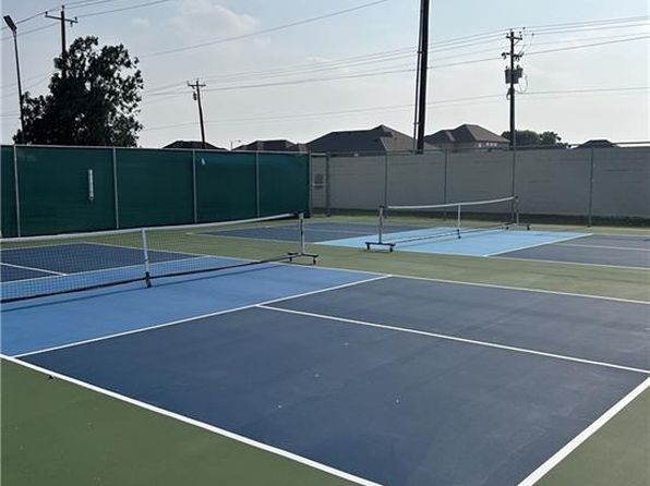 917 Citrus Dr, Alamo, TX 78516