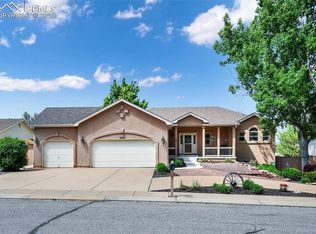 2806 Country Club Cir, Colorado Springs, CO 80909