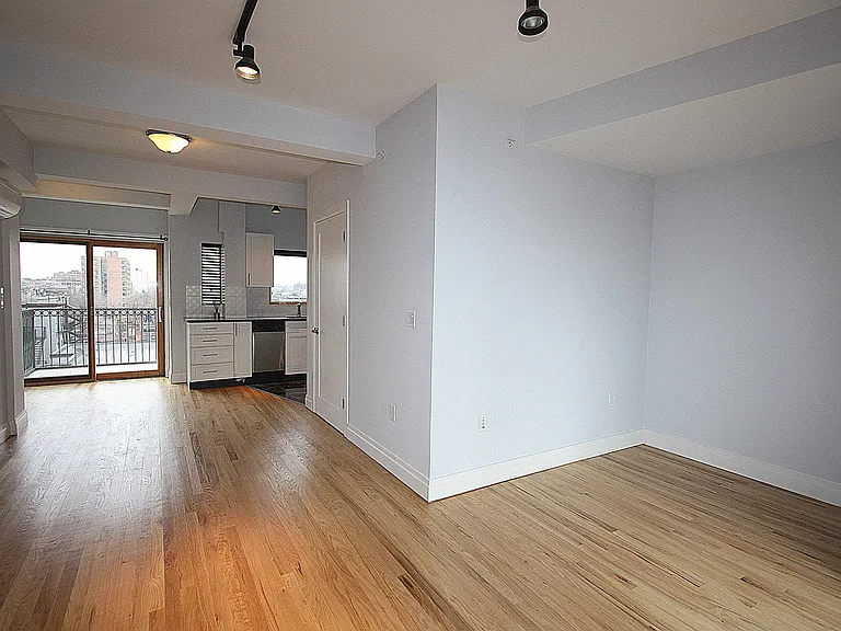 338 Grove St #4C — Photo 5
