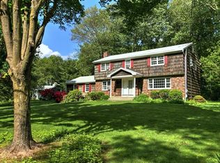 30 Limerick Rd, Trumbull, CT 06611