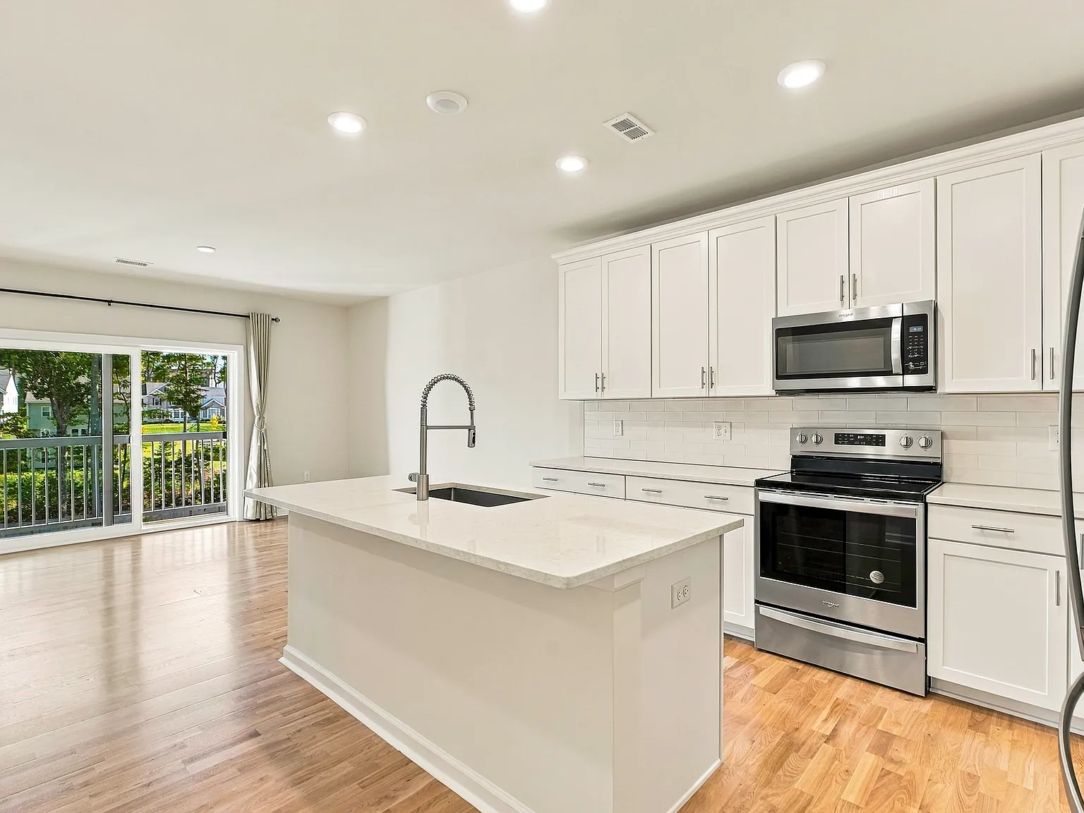 1 bed, 1.0 bath, 1045 sqft, $2,800 — Photo 4