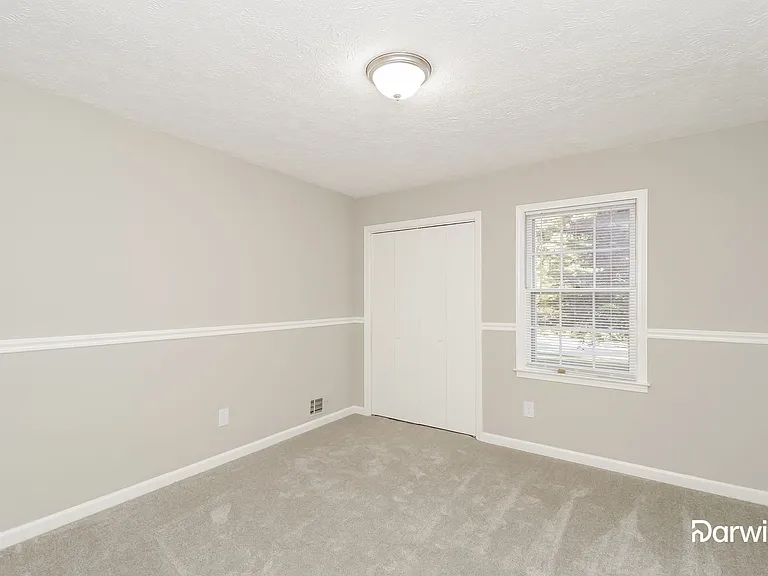 48 Justin Dr — Photo 9