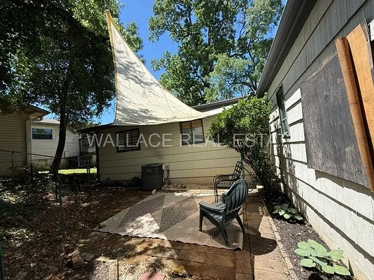228 Tall Oaks Dr — Photo 6