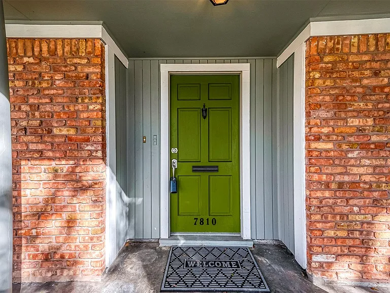 7810 Locke Ln — Photo 6