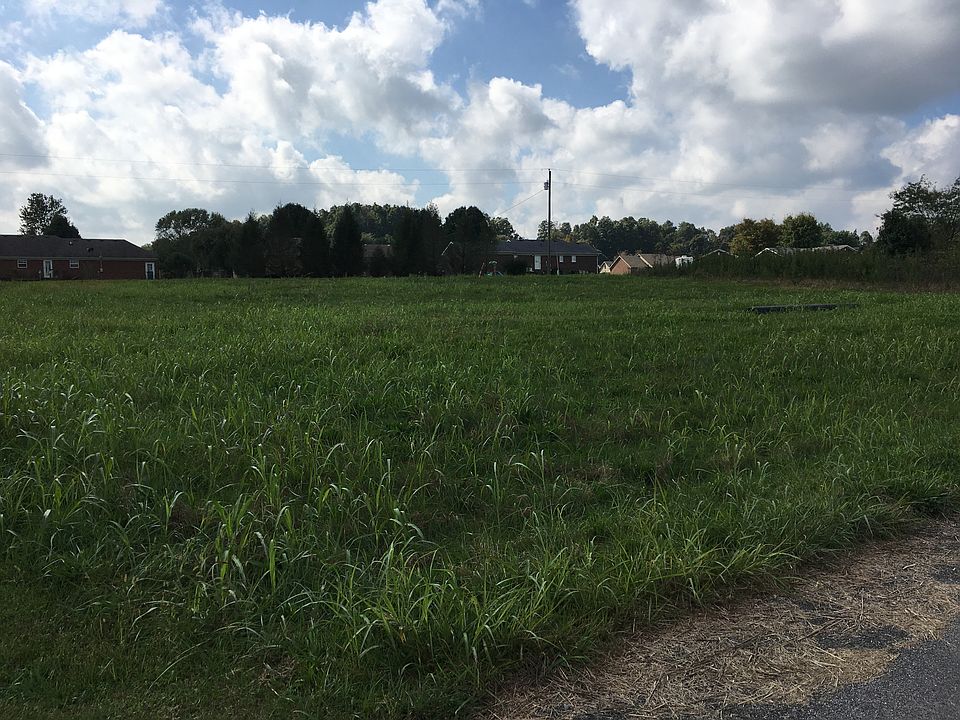 1st image of 17 Joyce Dr