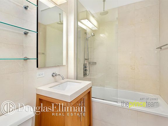 4th image of 88 Greenwich St APT 1111
