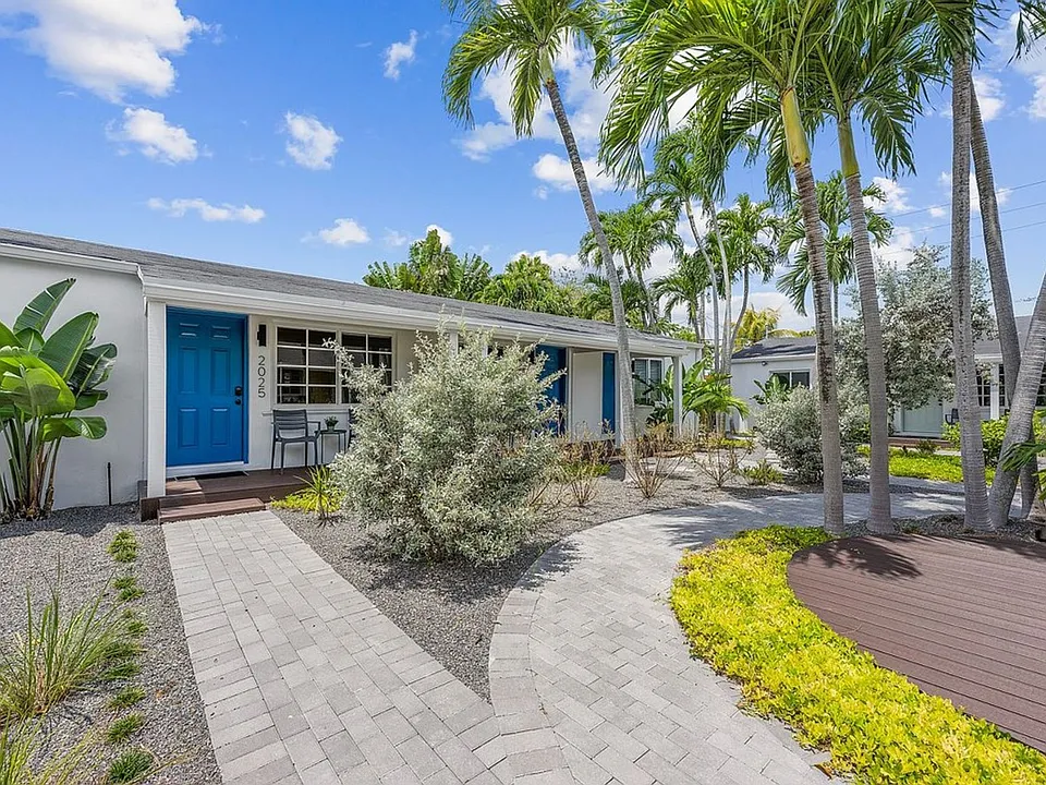 2021 Plunkett St Hollywood, FL 33020