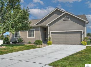 18702 Hayes Cir, Omaha, NE 68135