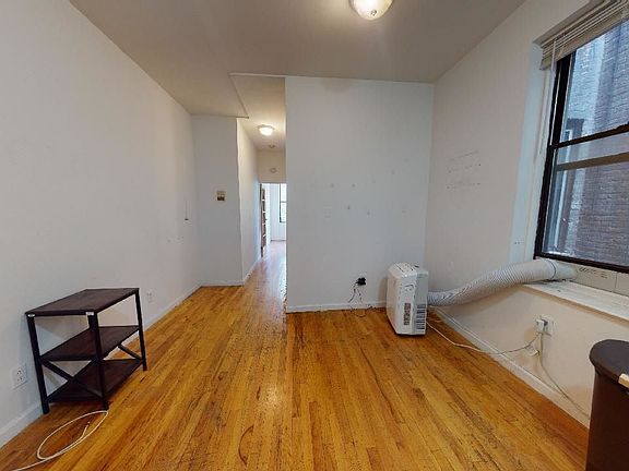 3rd image of 340 E 62nd St #10H