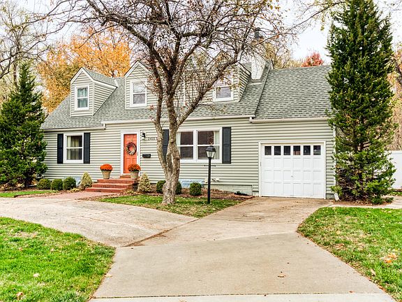 3rd image of 2410 Somerset Dr