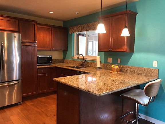 2nd image of 1821 Ambrose Ave