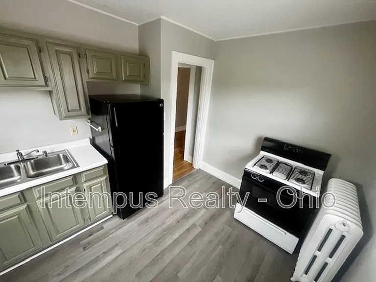 4237 Vine St #4 — Photo 8