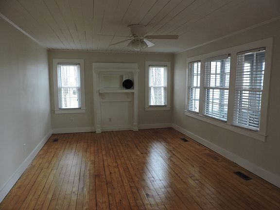 LARGE DEN GREAT WINDOWS