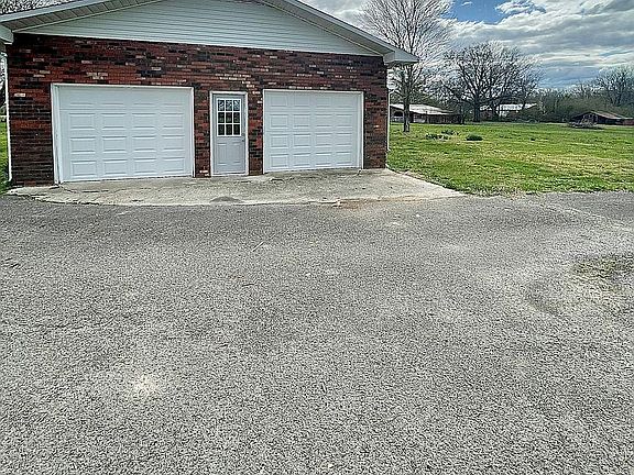 5th image of 5627 Woodbury Hwy