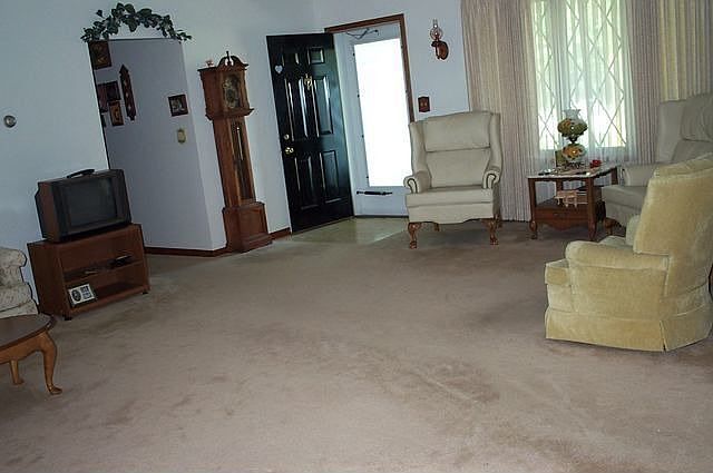 2nd image of 506 Pinkston Dr