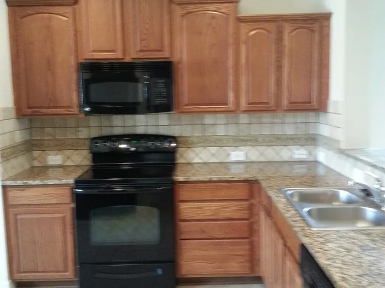 1525 Rosson Rd — Photo 4