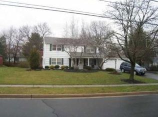 12 Johnson Rd, Somerset, NJ 08873