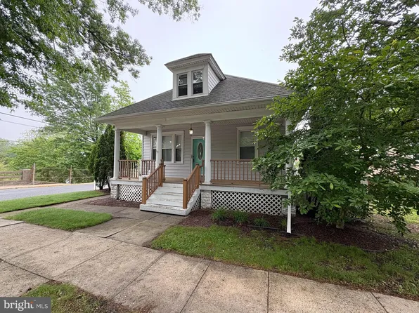 105 Pine St, Mount Holly, NJ 08060