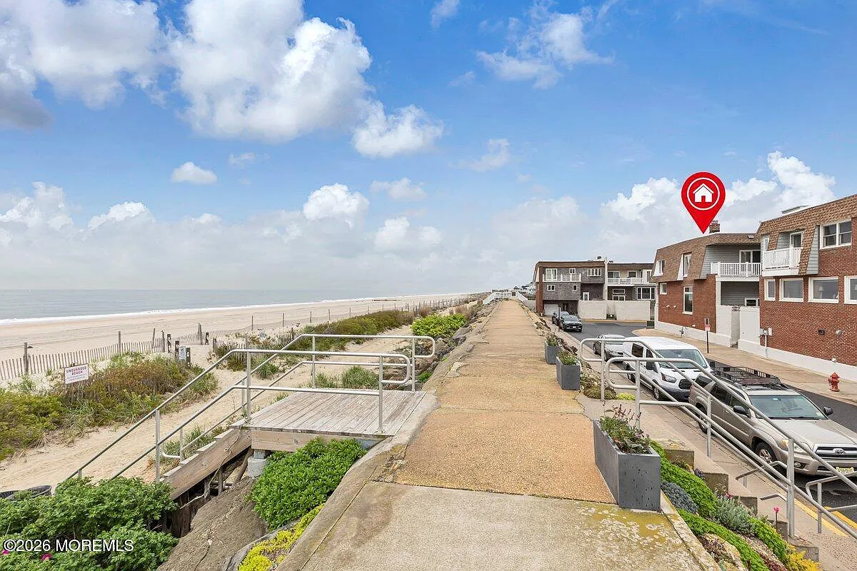 2 bed, 2.5 bath, $13,000 — Photo 1