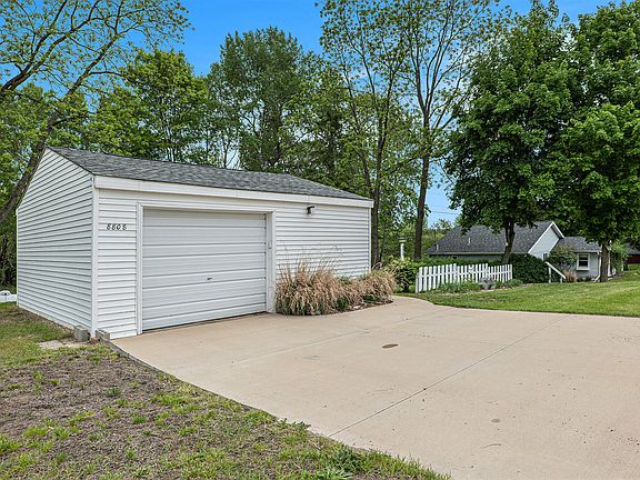 3rd image of 8808 E Pierce Rd