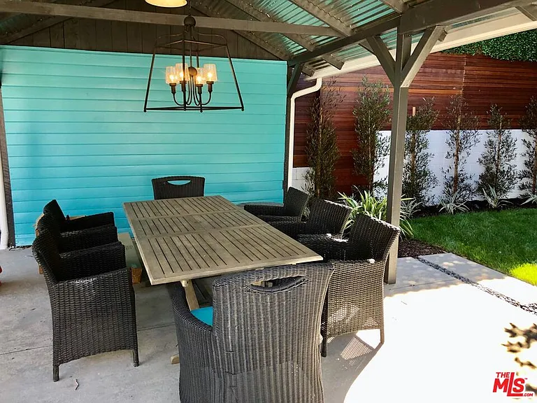 4217 Irvine Ave — Photo 20