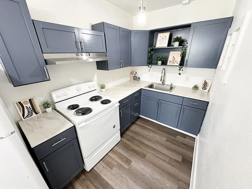 2600 Kingman Blvd #21