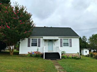 2435 Edinburgh Dr NW, Roanoke, VA 24012