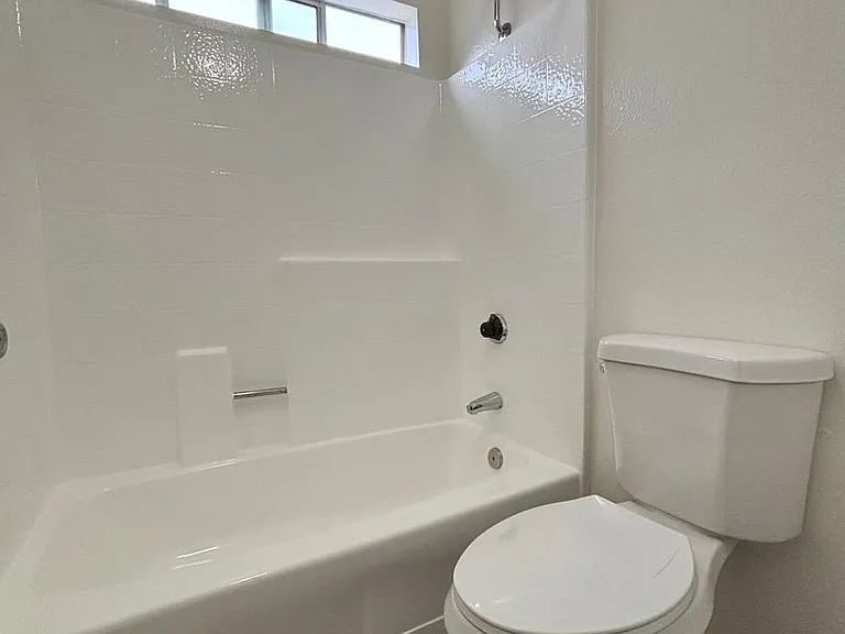 The Grand Terrace Apartments — Photo 15
