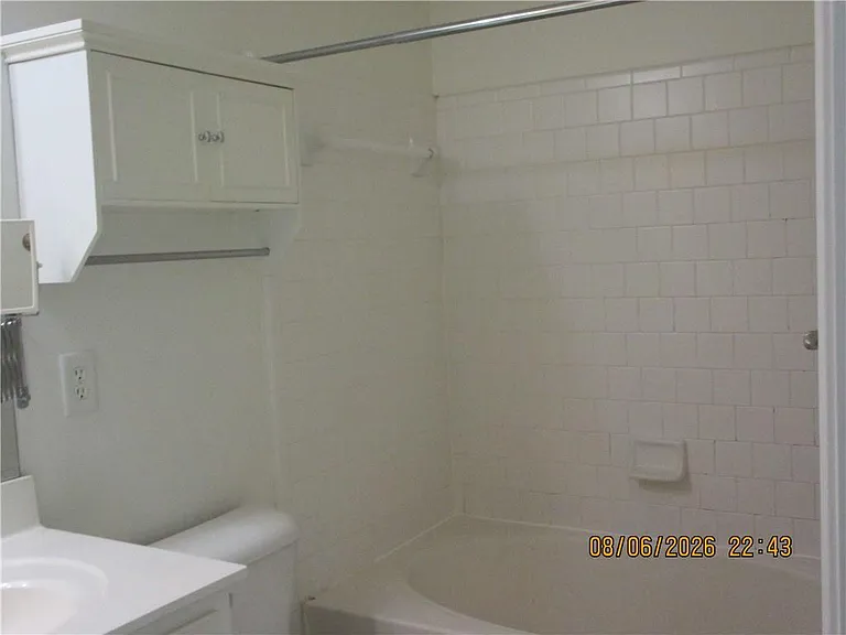 1112 Thornborough Dr — Photo 25