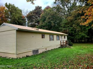 296 Mozzette Rd, Canadensis, PA 18325