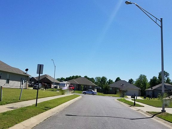 4th image of 906 Aster Dr