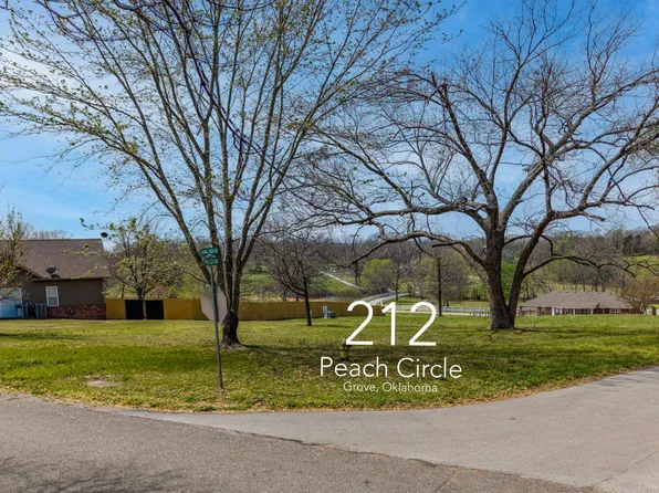 212 Peach Cir, Grove, OK 74344