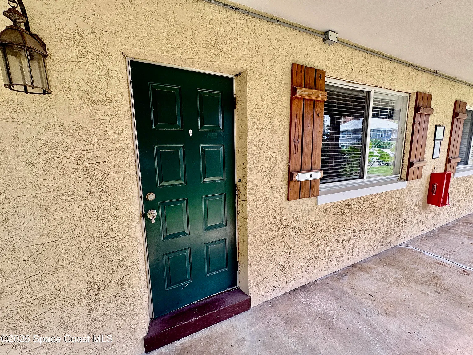 1 bed, 1.0 bath, 12416 sqft, $1,325 — Photo 2