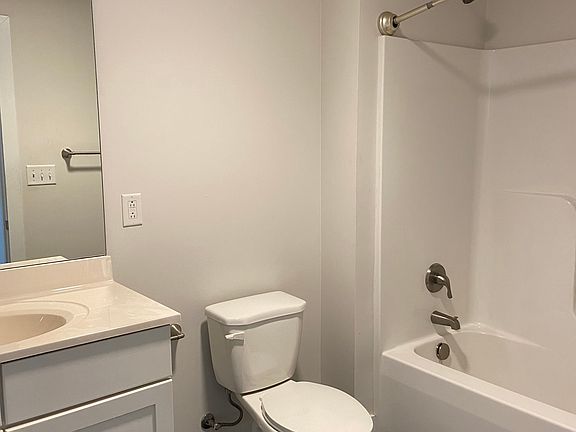 4th image of 500 Lindsay St APT 115