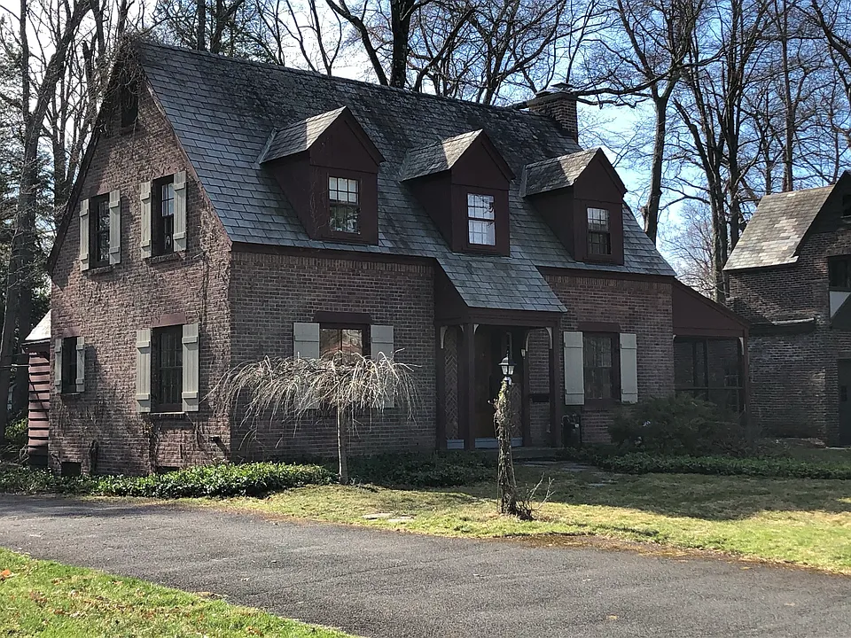 10 Darroch Rd