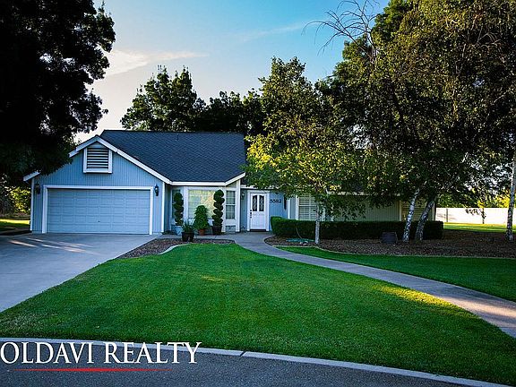 3rd image of 5582 N Winton Way
