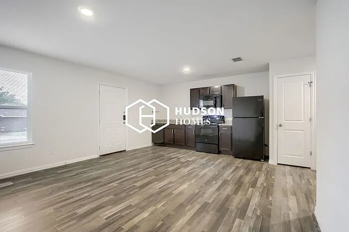 1611 Bryan Ave #B — Photo 6