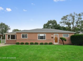 1085 N Bluebonnet Ln, Hoffman Estates, IL 60169