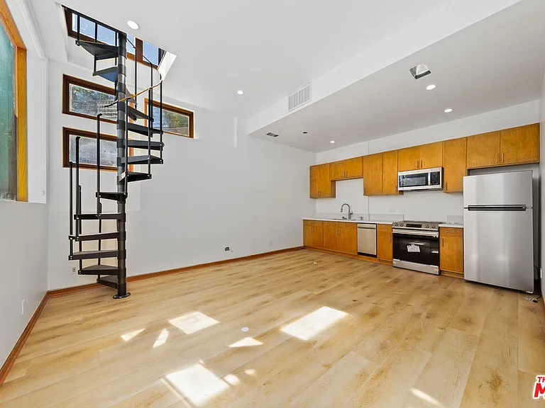 785 Napoli Dr — Photo 21
