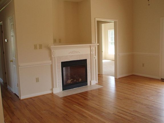 4th image of 109 Camaruge Ct