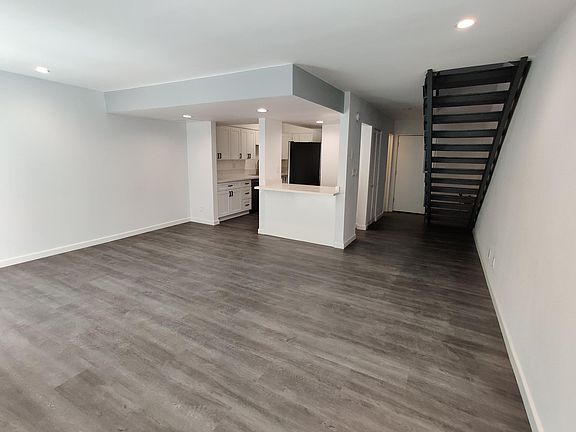 3rd image of 1615 Greenfield Ave #11