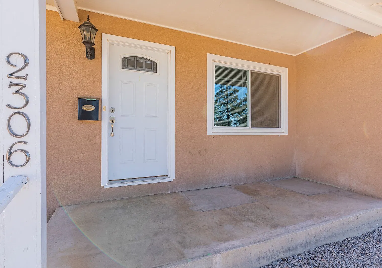 Updated 3 bedroom 2 bath Home! — Photo 3